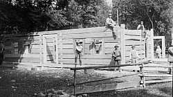 Tradycyjne Cabiny obecnie Wintergardeny drewno Poliwęglany komorowe brezenty kevrale, konstrukcje linowe, także konstrukcje drewniane